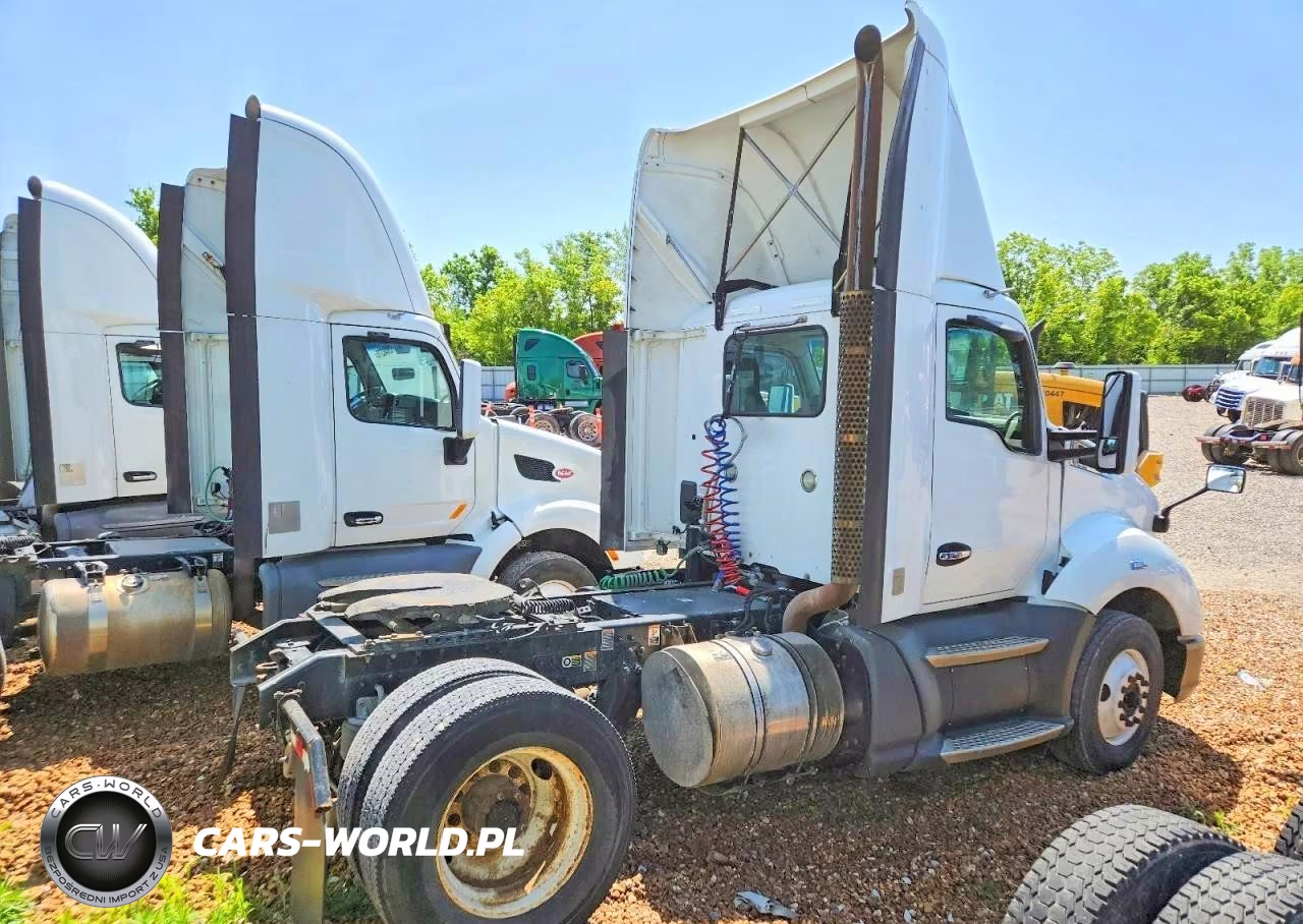 2016 Kenworth T680 Semi Truck VIN:1XKYA48XXGJ496698 - 4