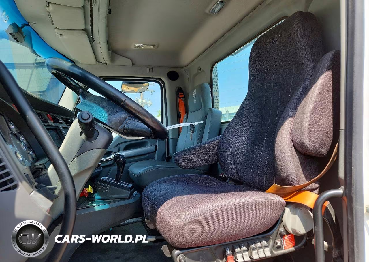 2016 Kenworth T680 Semi Truck VIN:1XKYA48XXGJ496698 - 6