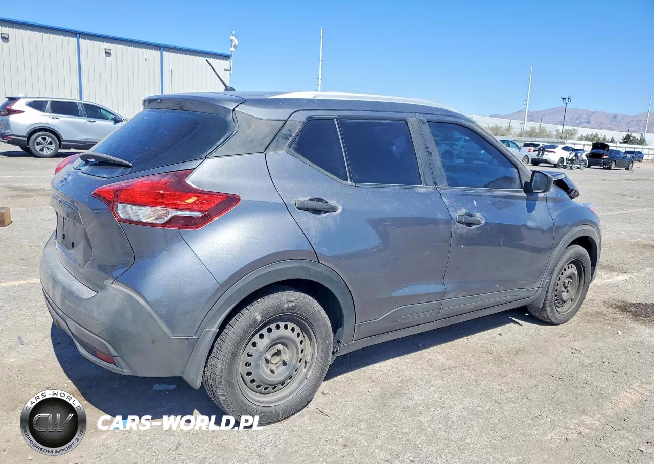 2019 Nissan Kicks S VIN:3N1CP5CU1KL547632 - 3