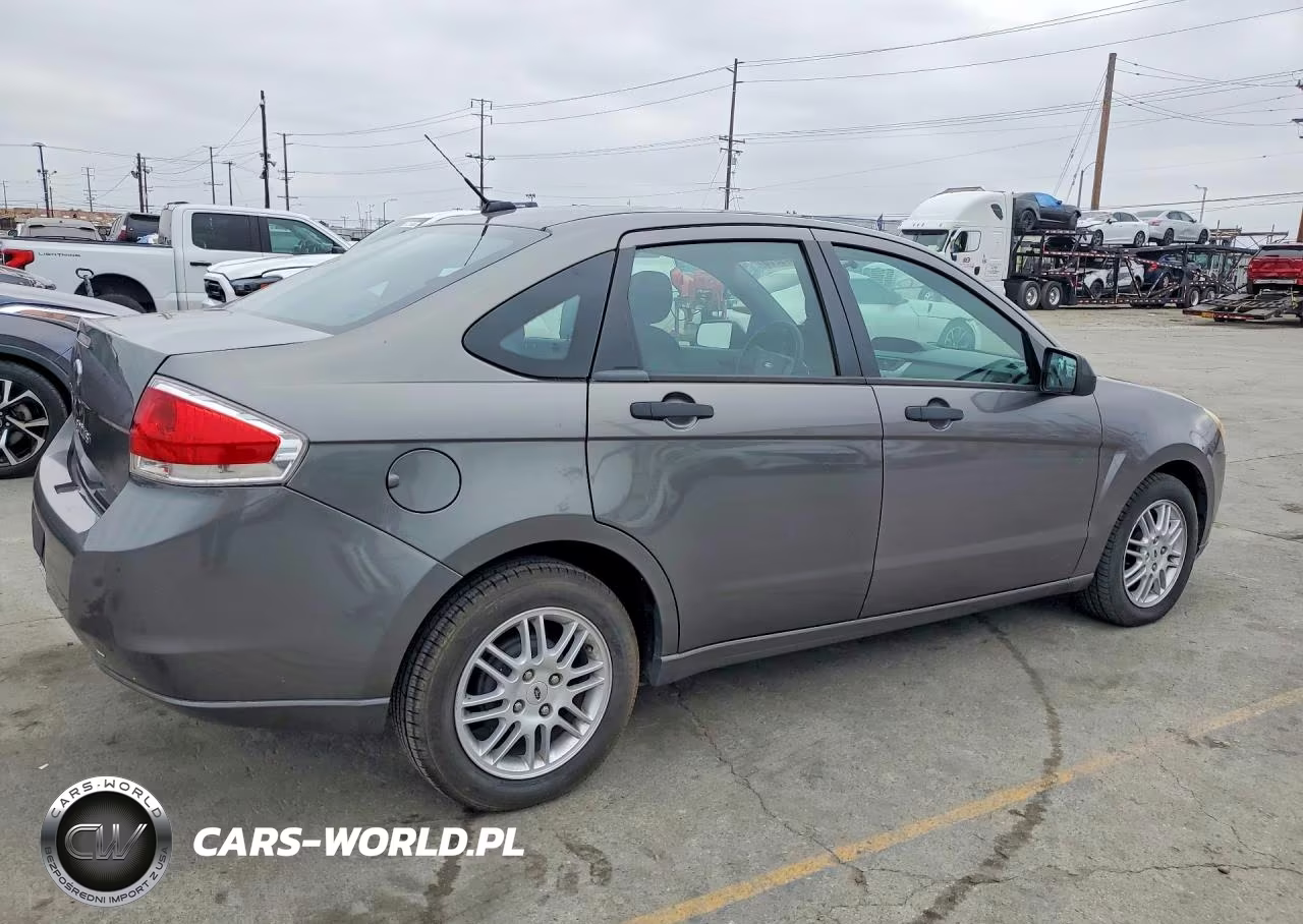 2010 Ford Focus Se VIN:1FAHP3FNXAW121657 - 3
