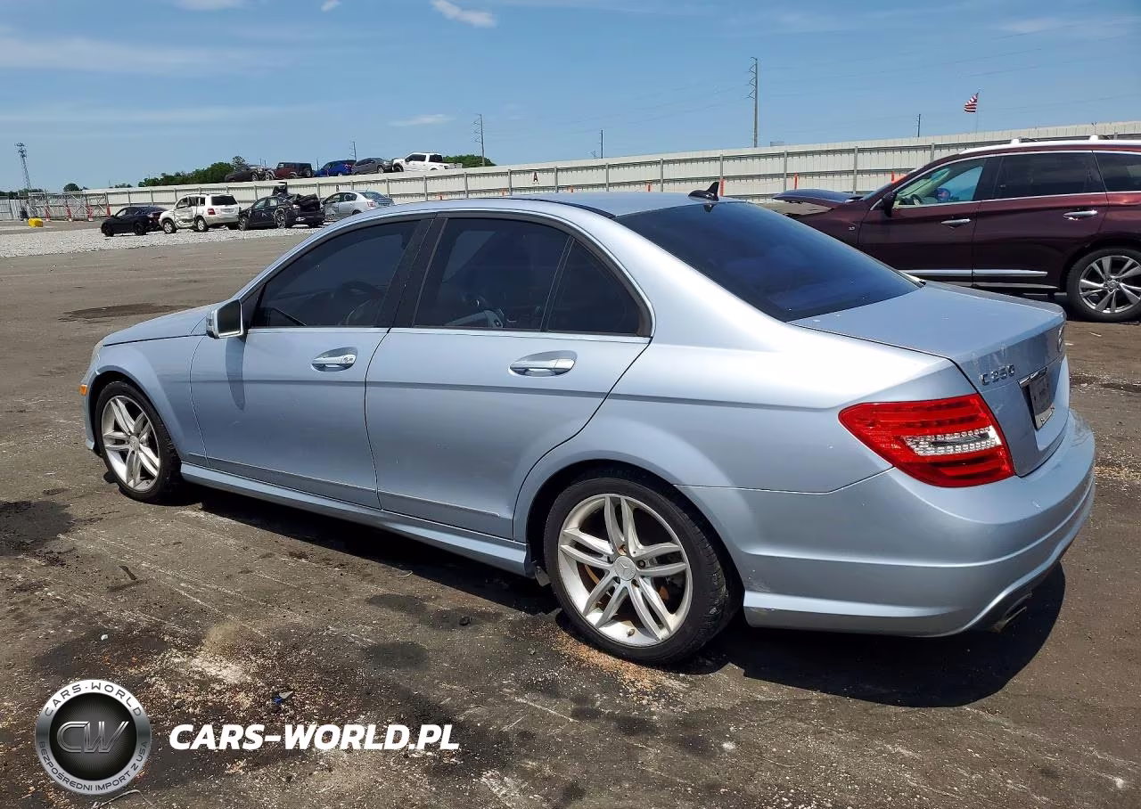 2013 Mercedes-Benz C 250 VIN:WDDGF4HB3DA742487 - 2