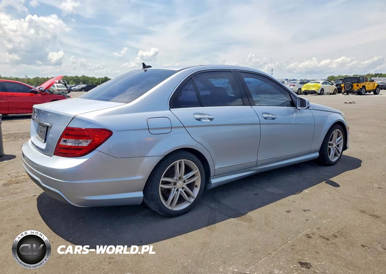 2013 Mercedes-Benz C 250 VIN:WDDGF4HB3DA742487 - 3