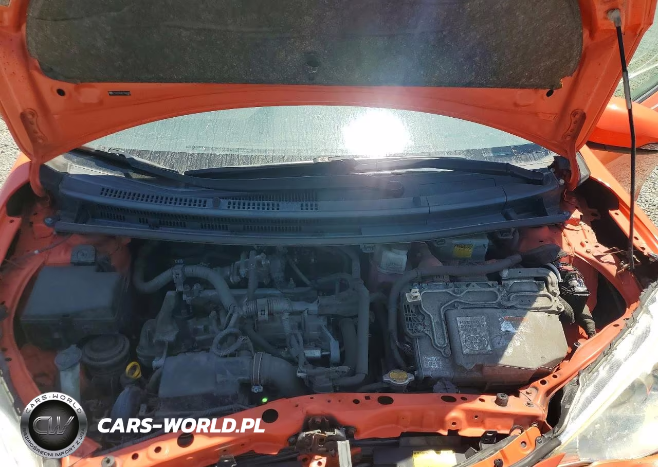 2014 Toyota Prius C Two VIN:JTDKDTB3XE1066000 - 11