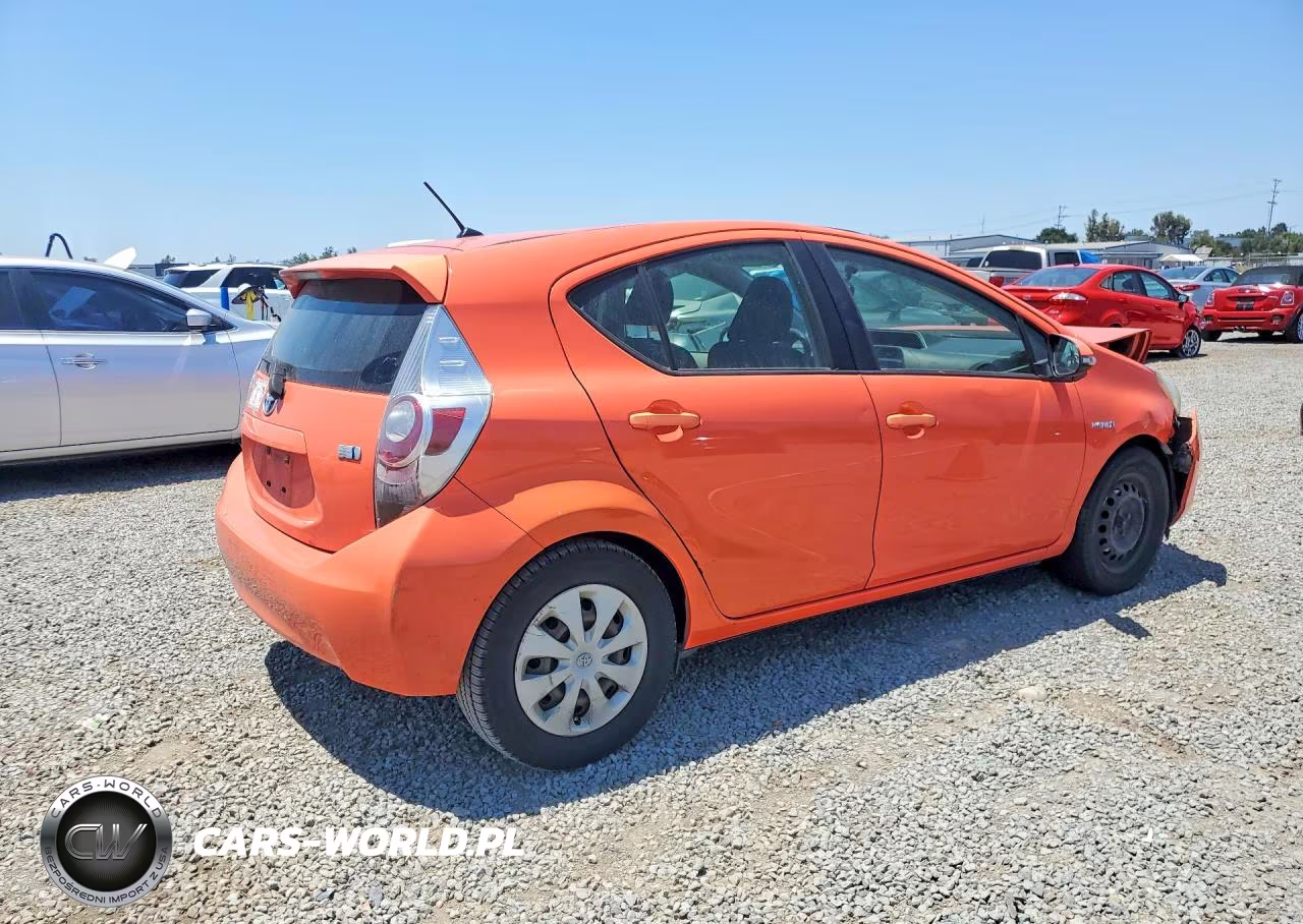 2014 Toyota Prius C Two VIN:JTDKDTB3XE1066000 - 3