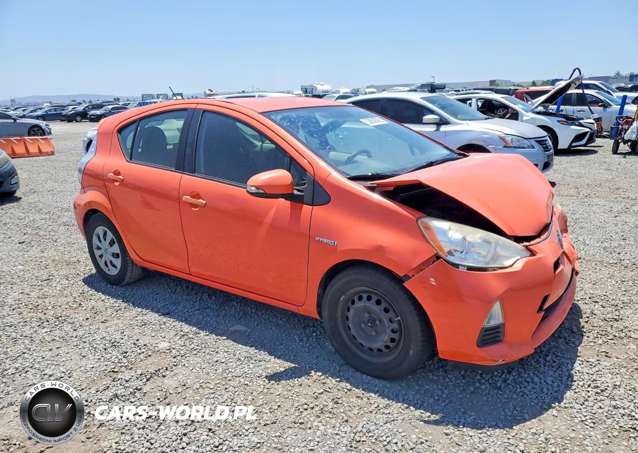 2014 Toyota Prius C Two VIN:JTDKDTB3XE1066000 - 4