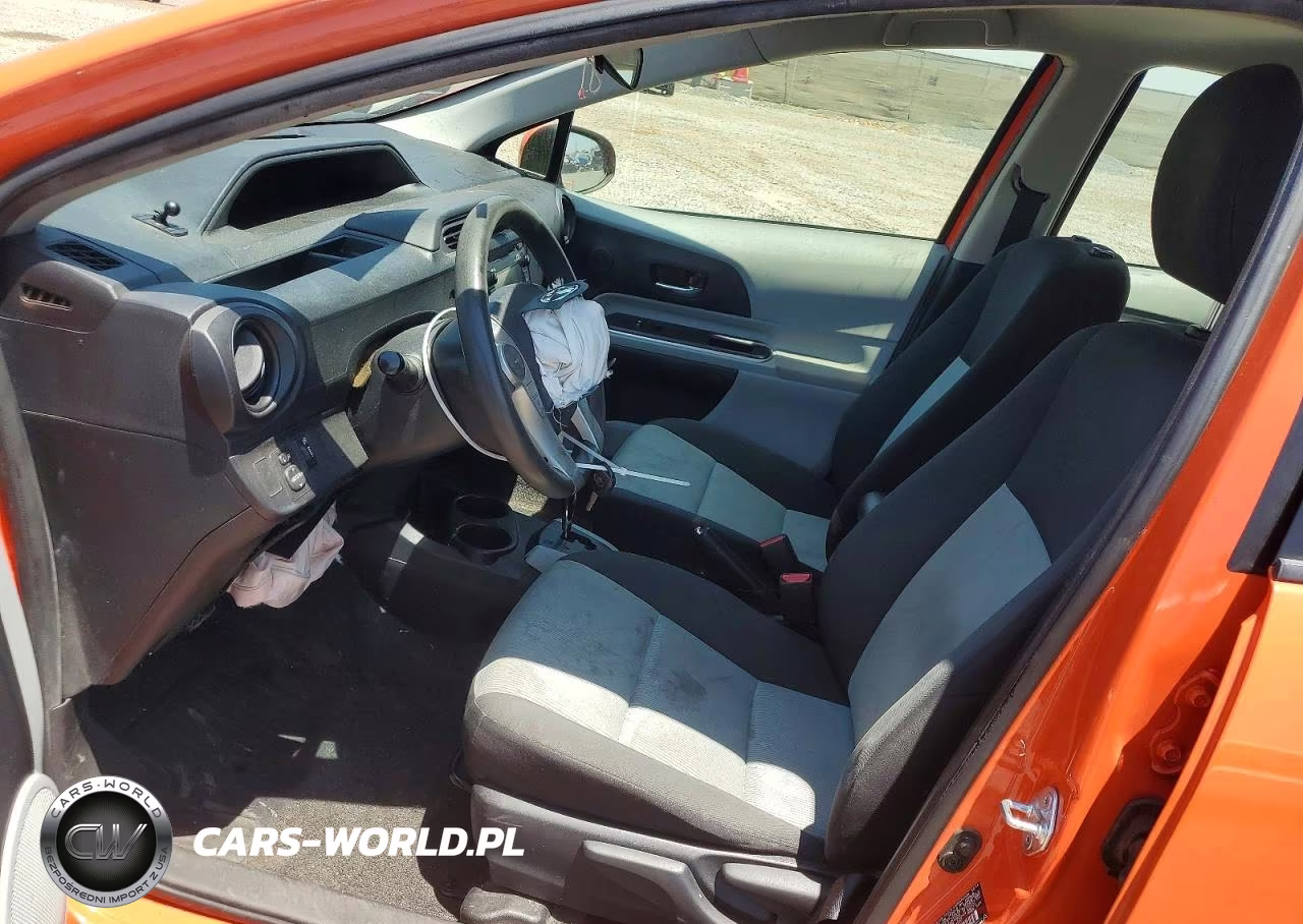 2014 Toyota Prius C Two VIN:JTDKDTB3XE1066000 - 7
