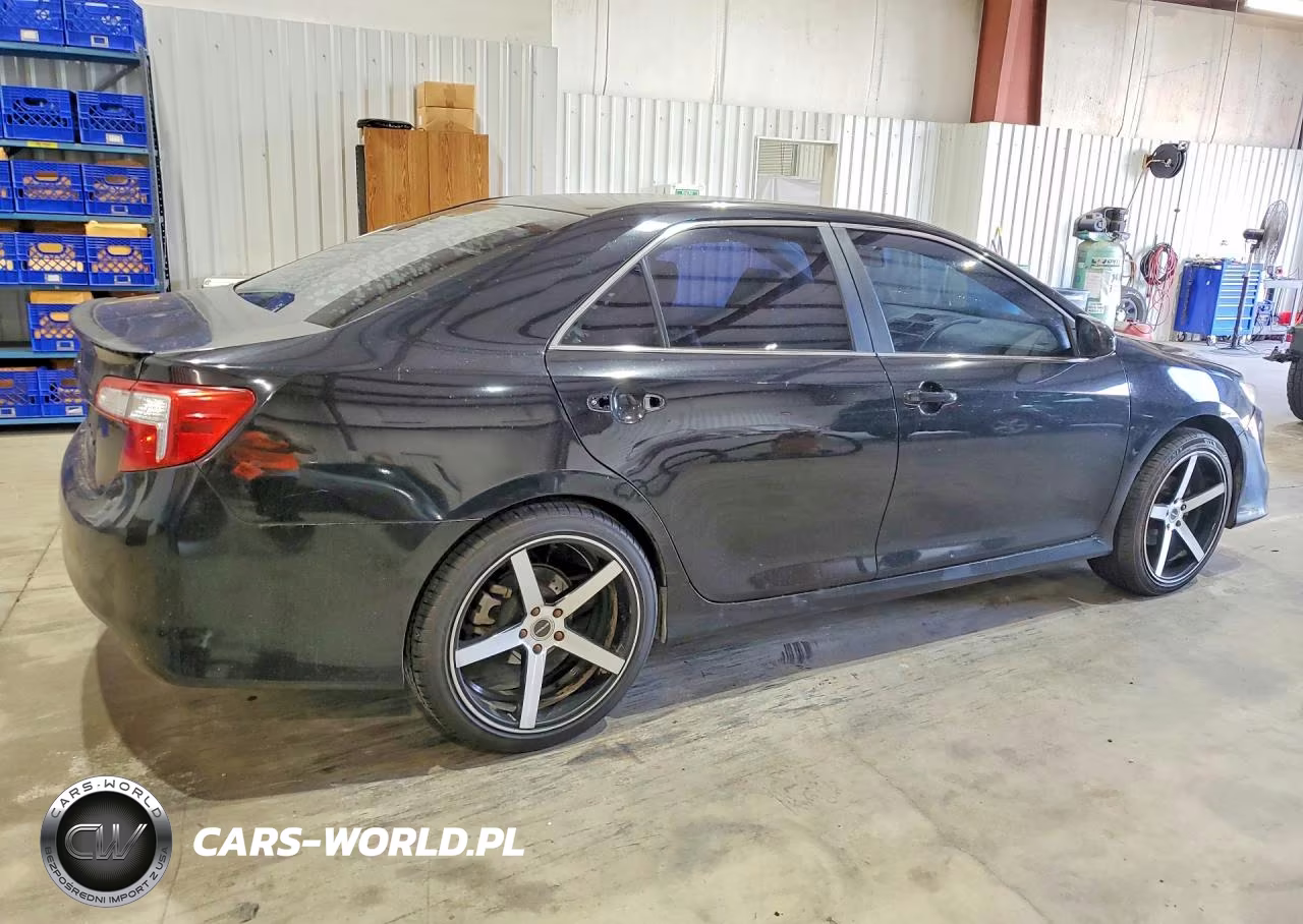 2014 Toyota Camry Se VIN:4T1BF1FK5EU833827 - 3