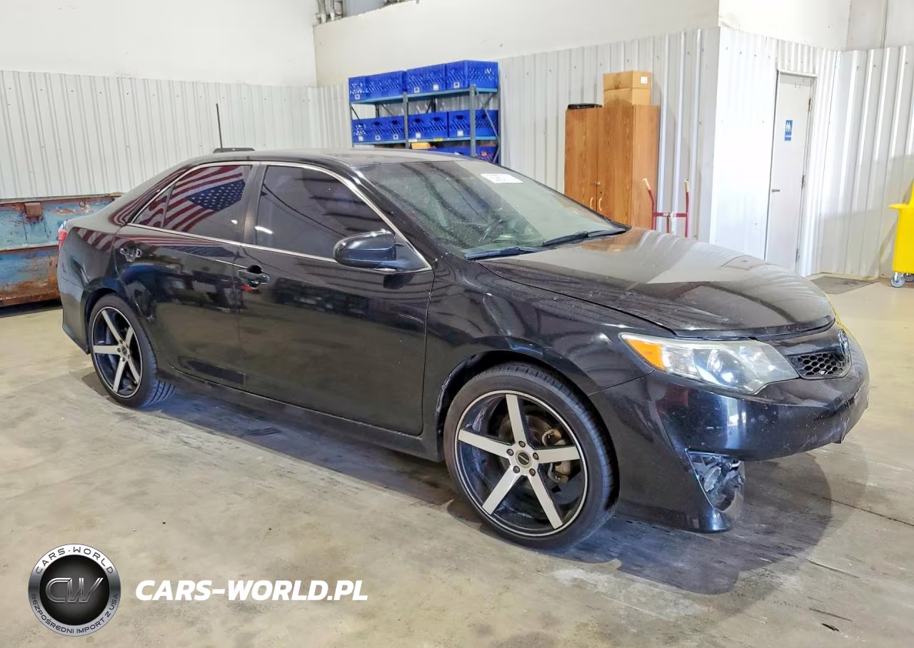 2014 Toyota Camry Se VIN:4T1BF1FK5EU833827 - 4