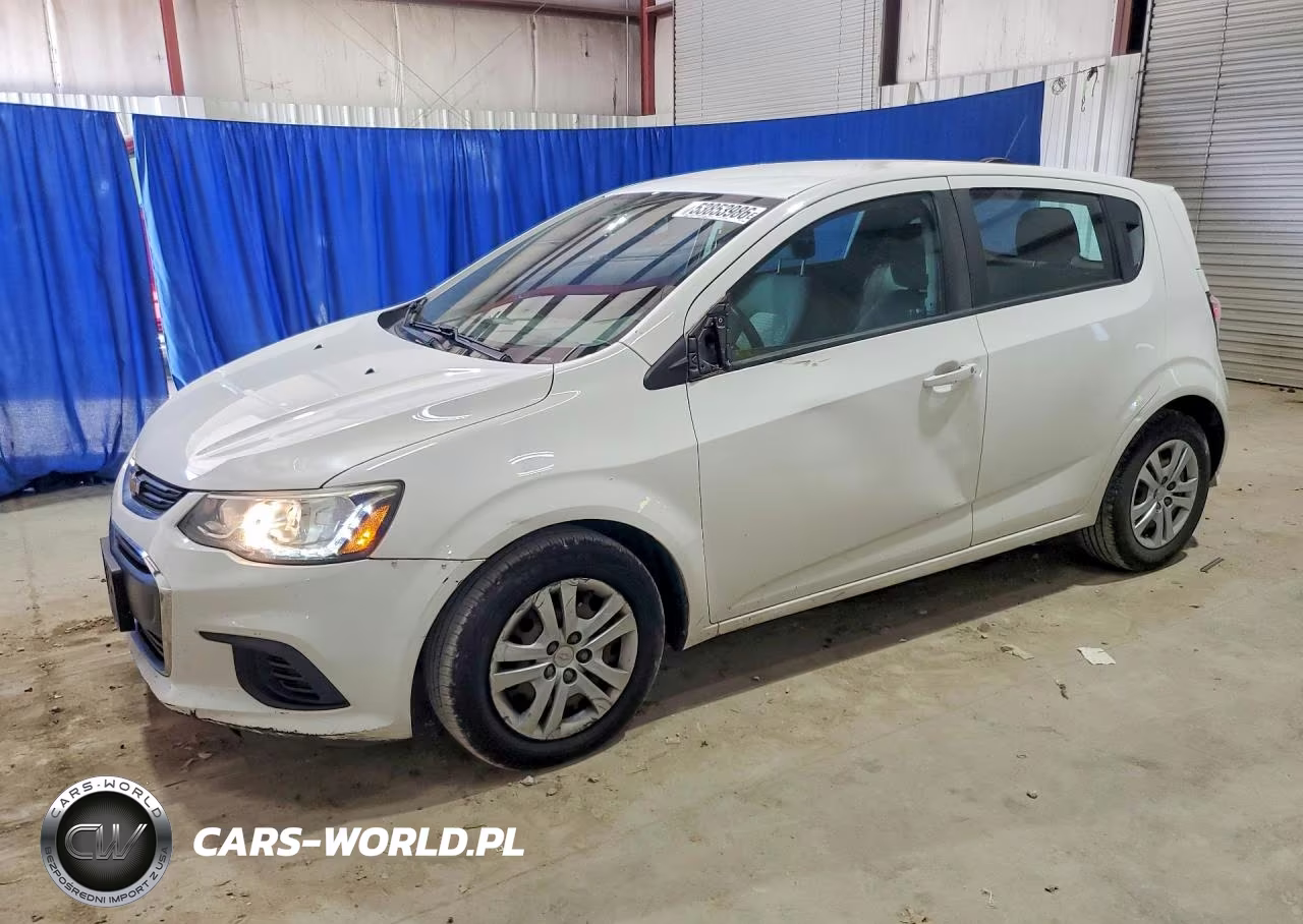 2017 Chevrolet Sonic – zdjęcie 1 z 12