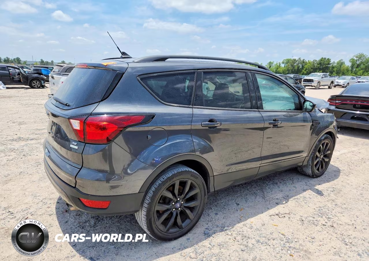 2019 Ford Escape Se VIN:1FMCU0GD8KUB85898 - 3