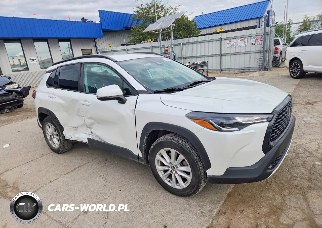 2022 Toyota Corolla Cross Le VIN:7MUCAABG5NV022077 - 4
