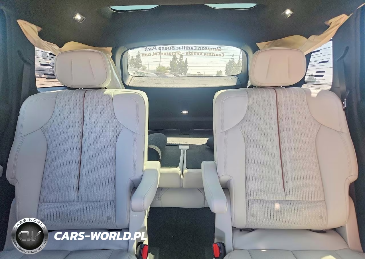 2026 Cadillac Vistiq Sport VIN:1GYC3NML4TZ711121 - 10