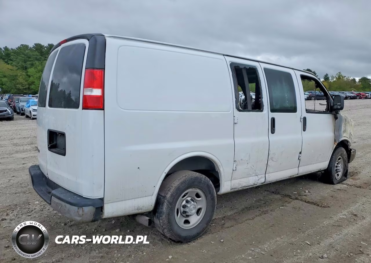 2019 Chevrolet Express G2500 VIN:1GCWGAFP8K1155327 - 3
