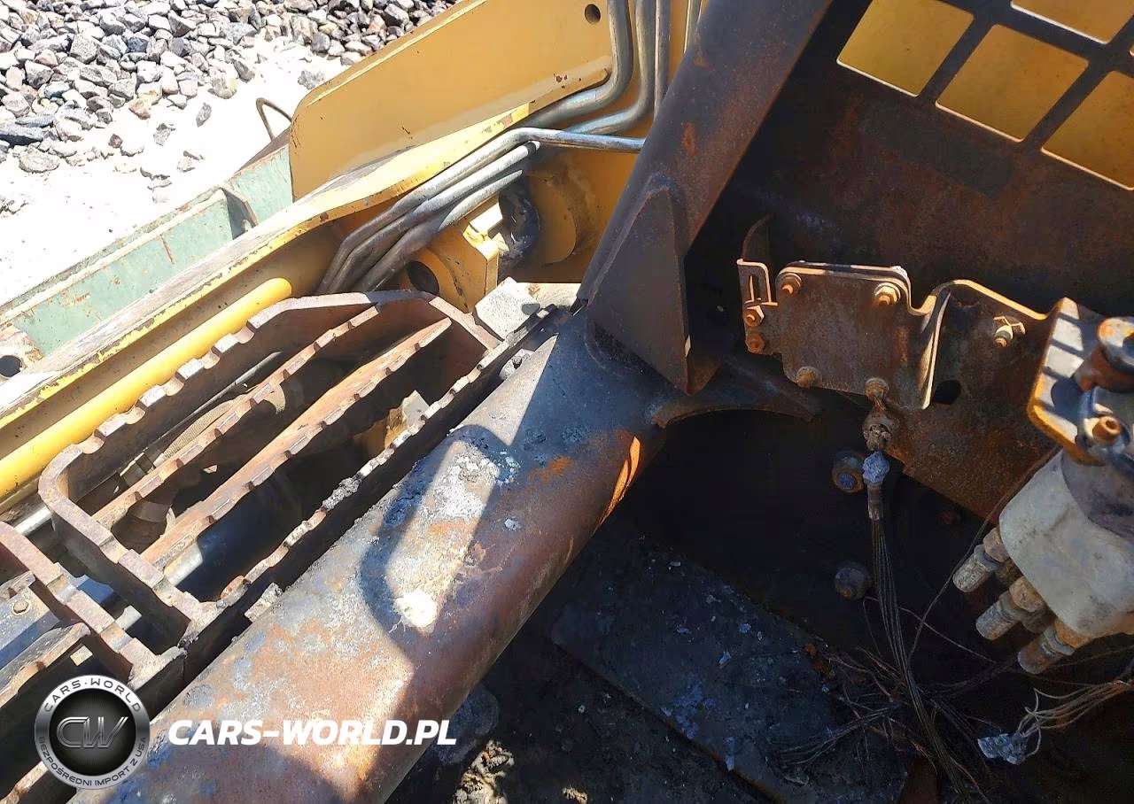 2006 Caterpillar 232B Skid Steer Loader VIN:LSCH01188 - 8