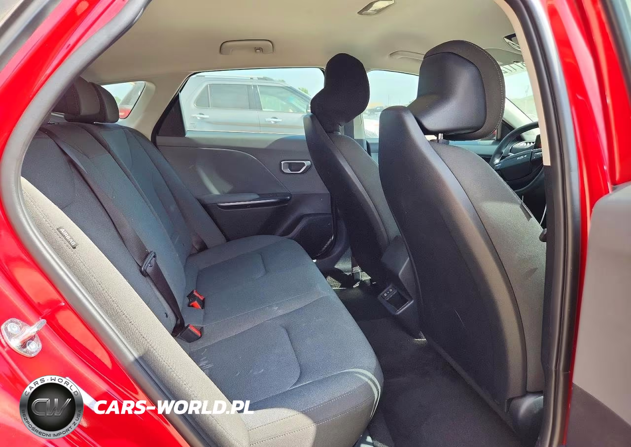 2025 Kia K4 Lxs VIN:3KPFT4DE1SE154841 - 10