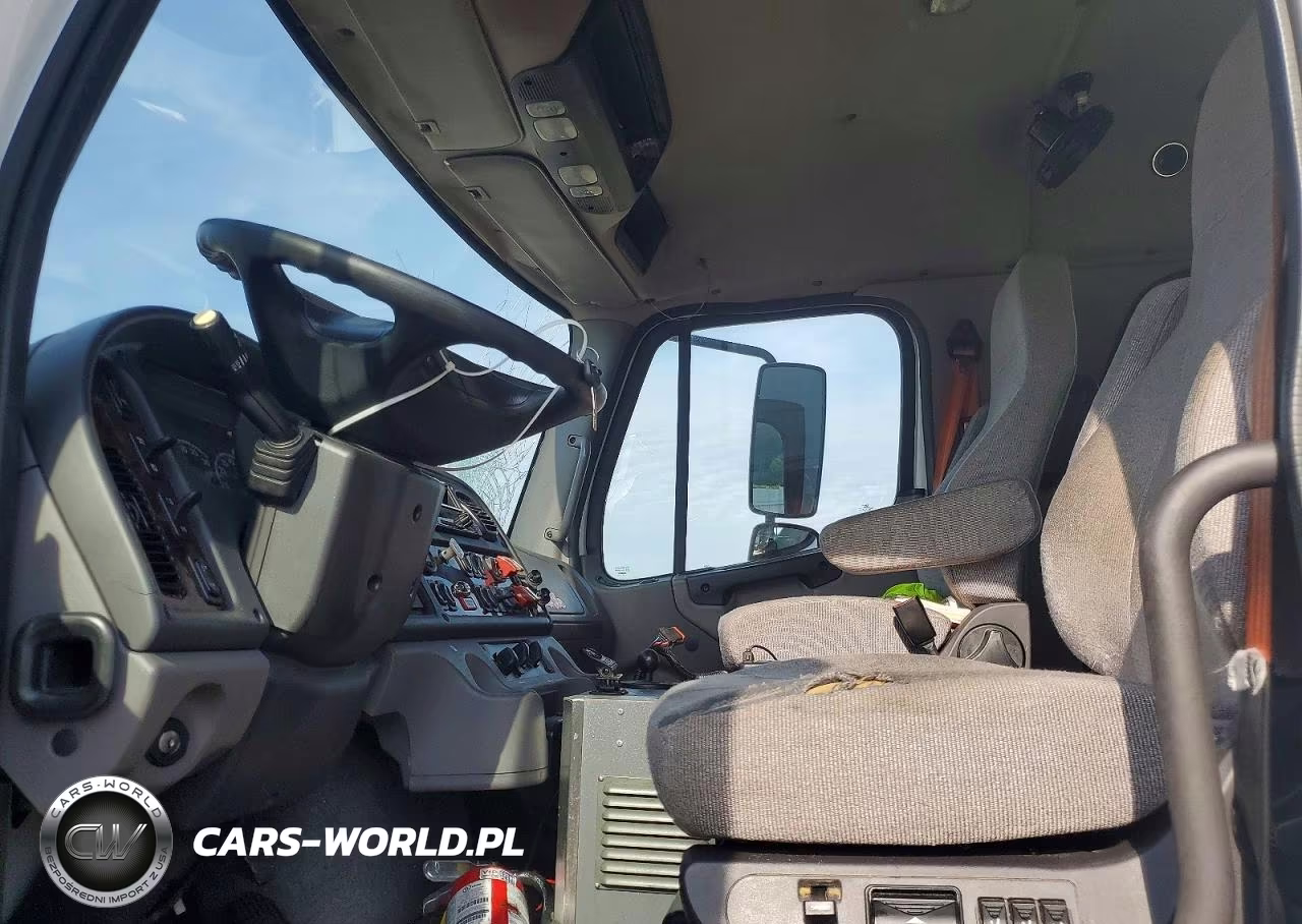 2018 Freightliner M2 106 Medium Duty VIN:1FVACWFF3JHJU4658 - 7