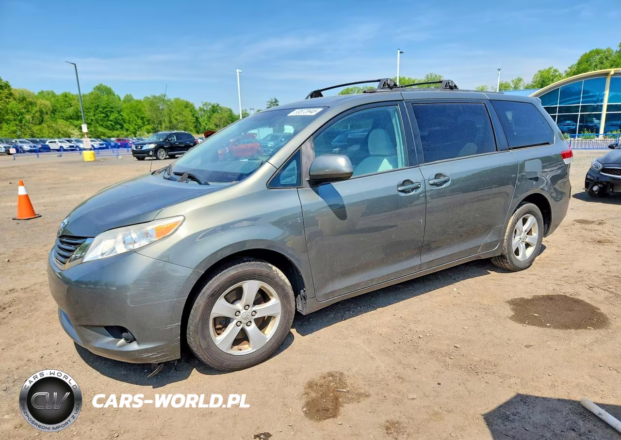 2012 Toyota Sienna Le 8-Passenger