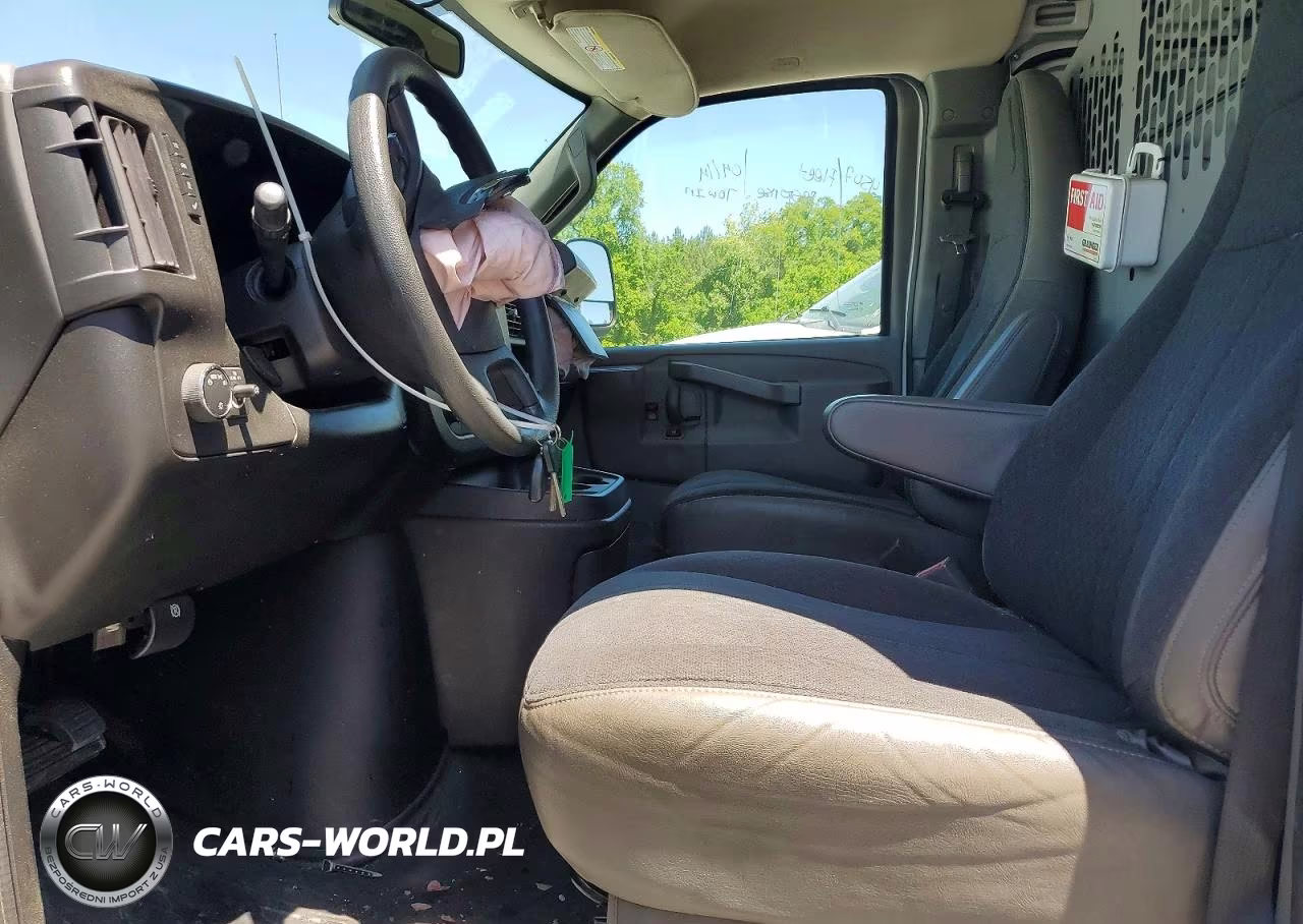 2020 Chevrolet Express G2500 VIN:1GCWGAFG8L1229850 - 7