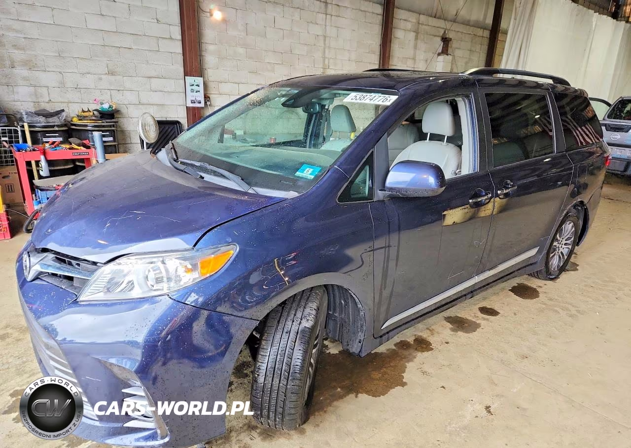 2018 Toyota Sienna Xle 8-Passenger