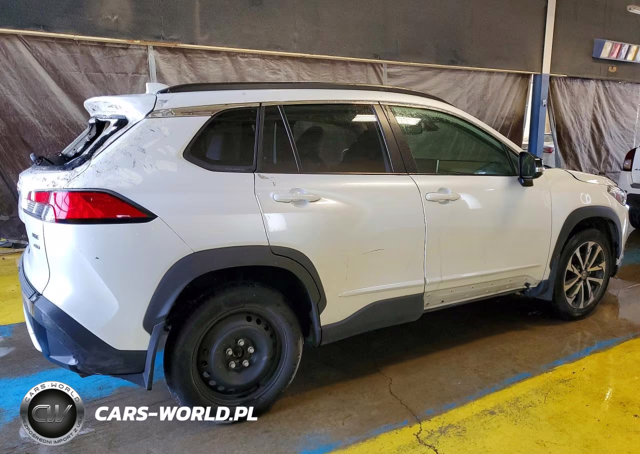 2022 Toyota Corolla Cross Xle VIN:7MUDAABG0NV040958 - 3