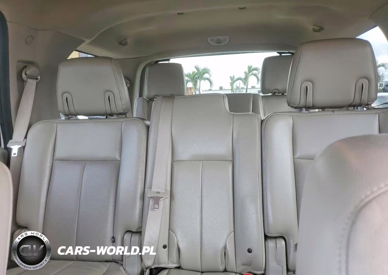 2010 Ford Expedition Limited VIN:1FMJU1K53AEA00419 - 10