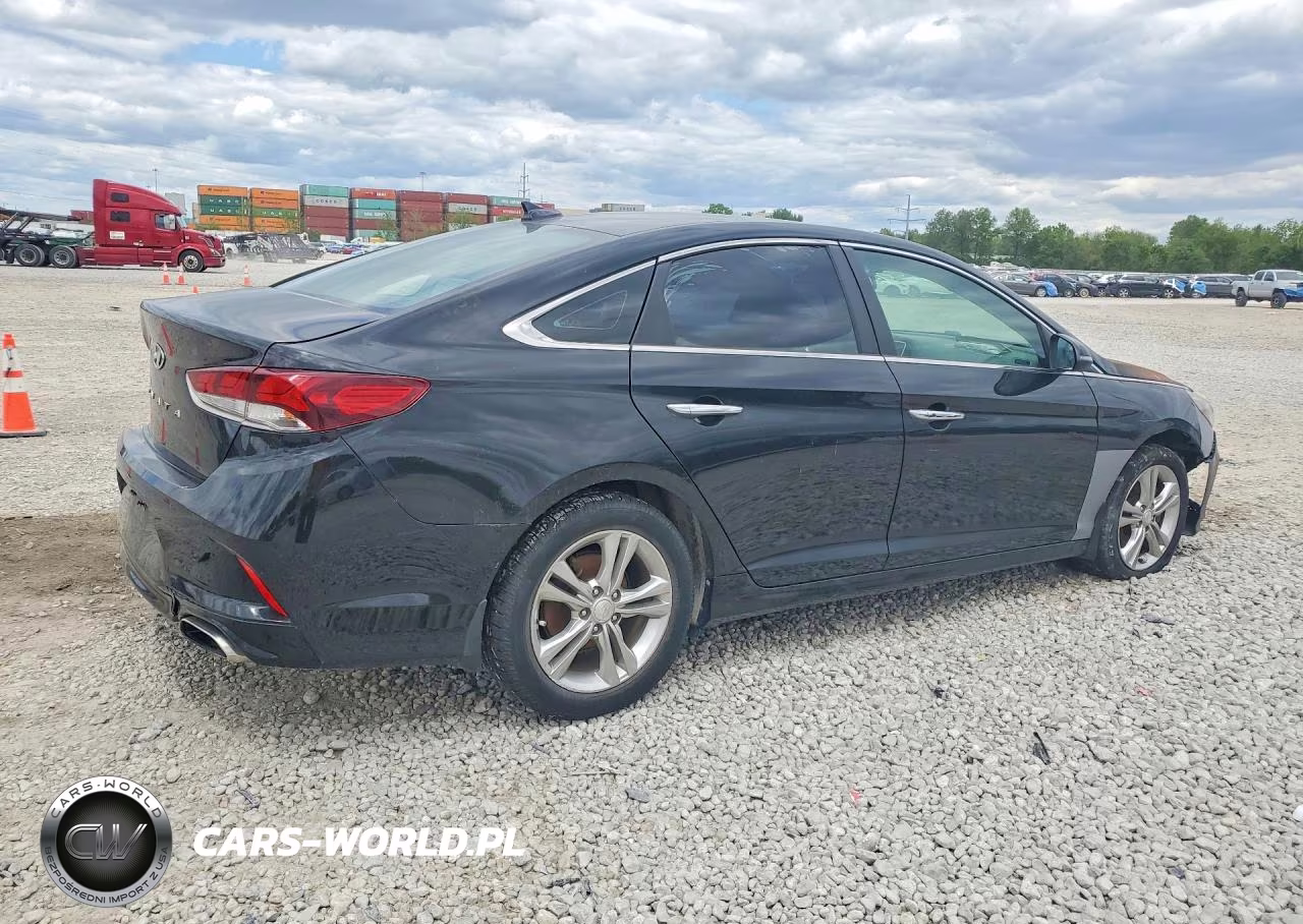2018 Hyundai Sonata Sel+ VIN:5NPE34AF1JH710990 - 3