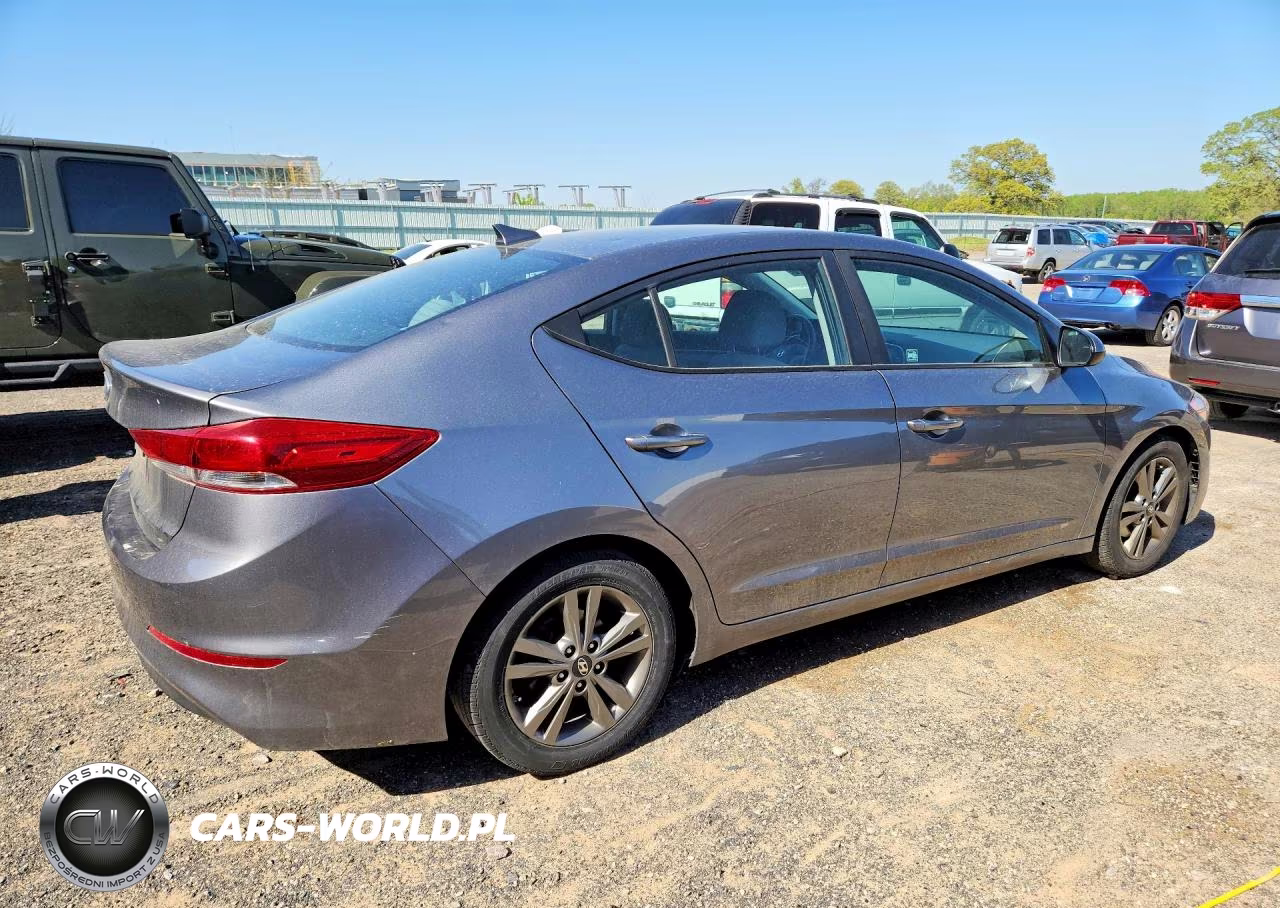 2018 Hyundai Elantra Sel VIN:5NPD84LF2JH326808 - 3