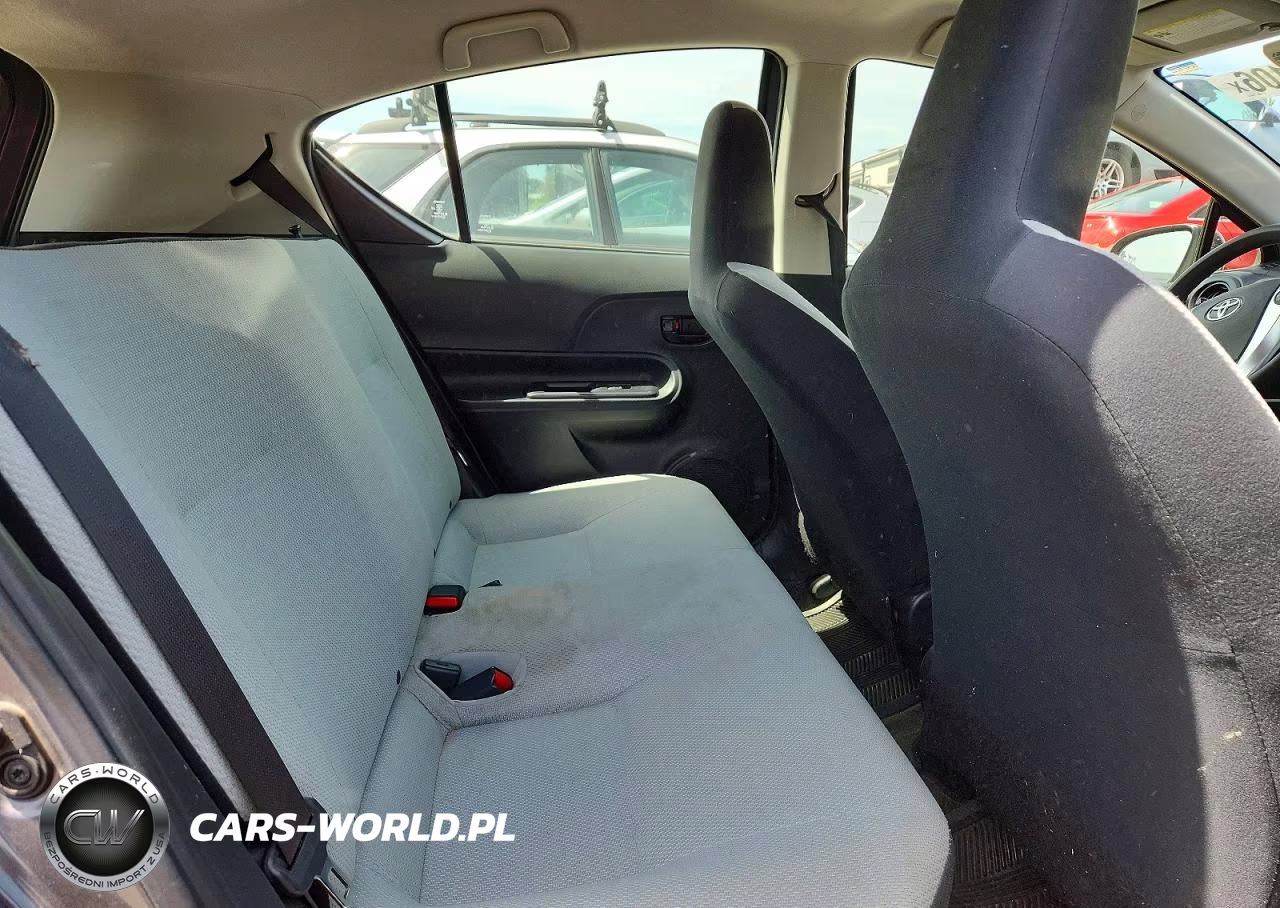 2015 Toyota Prius C VIN:JTDKDTB38F1579411 - 10