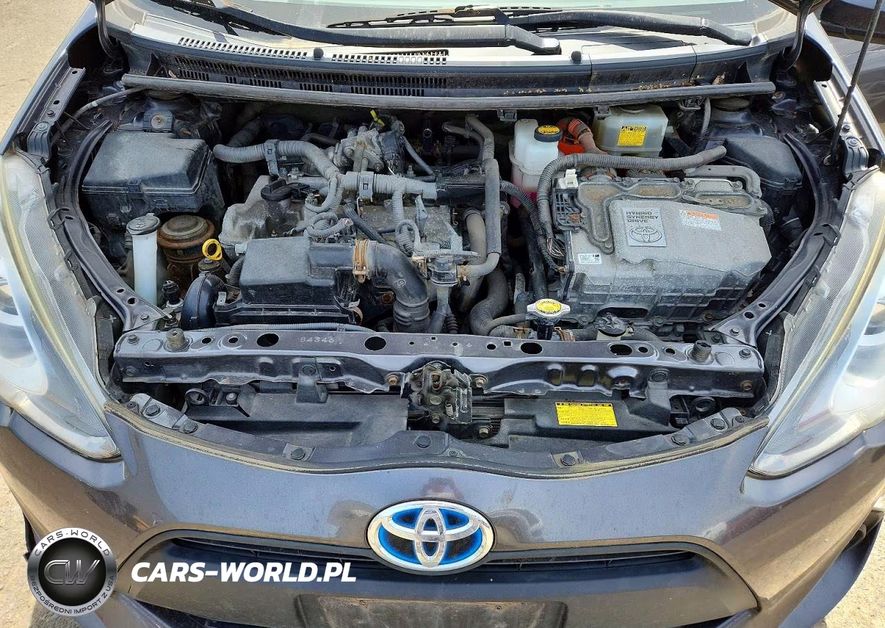 2015 Toyota Prius C VIN:JTDKDTB38F1579411 - 11