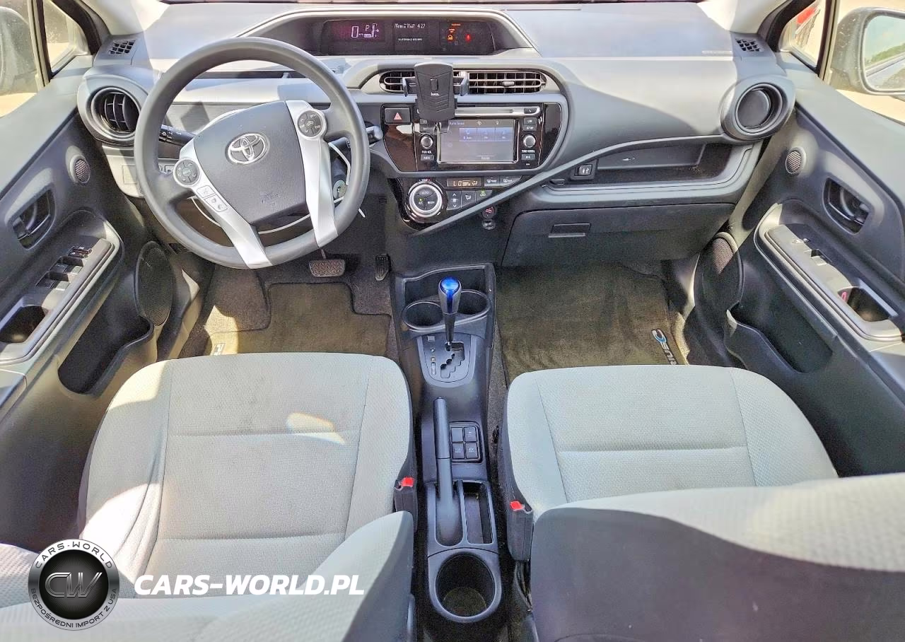 2015 Toyota Prius C VIN:JTDKDTB38F1579411 - 8