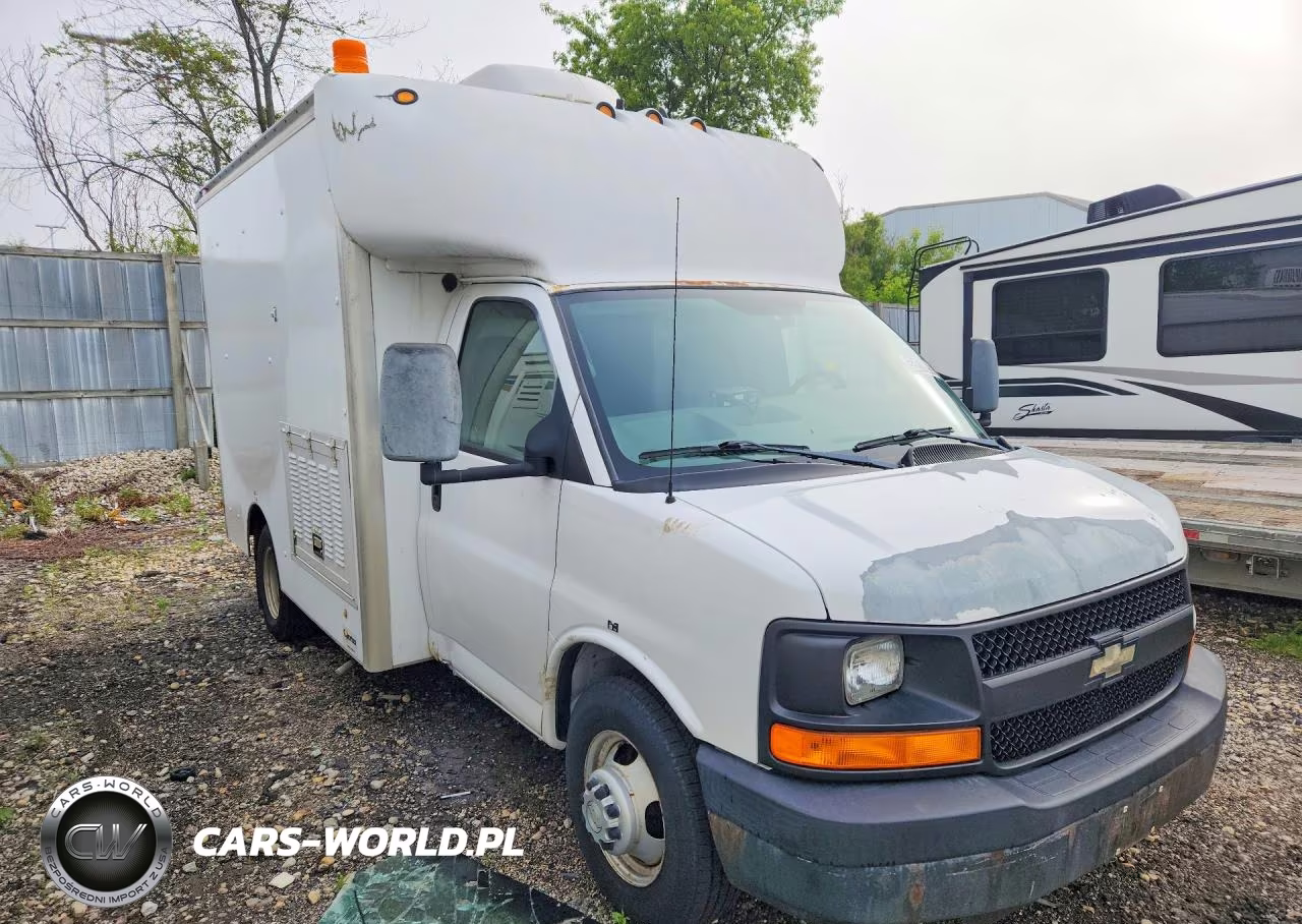 2006 Chevrolet Express Delivery Truck VIN:1GBJG31U961219663 - 4