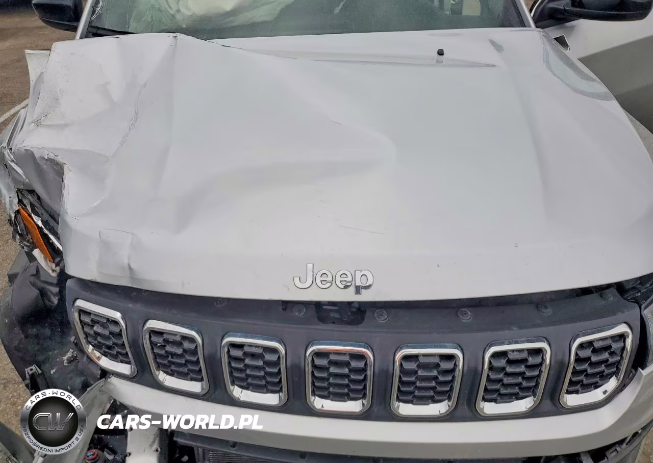 2025 Jeep Compass Latitude VIN:3C4NJDBNXST591821 - 12