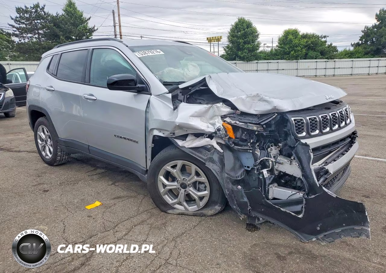 2025 Jeep Compass Latitude VIN:3C4NJDBNXST591821 - 4