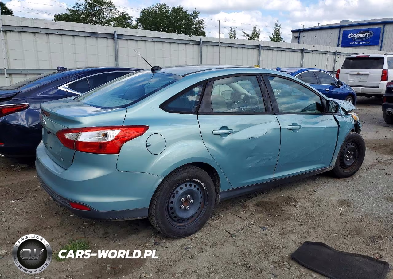 2012 Ford Focus Se VIN:1FAHP3F2XCL241081 - 3