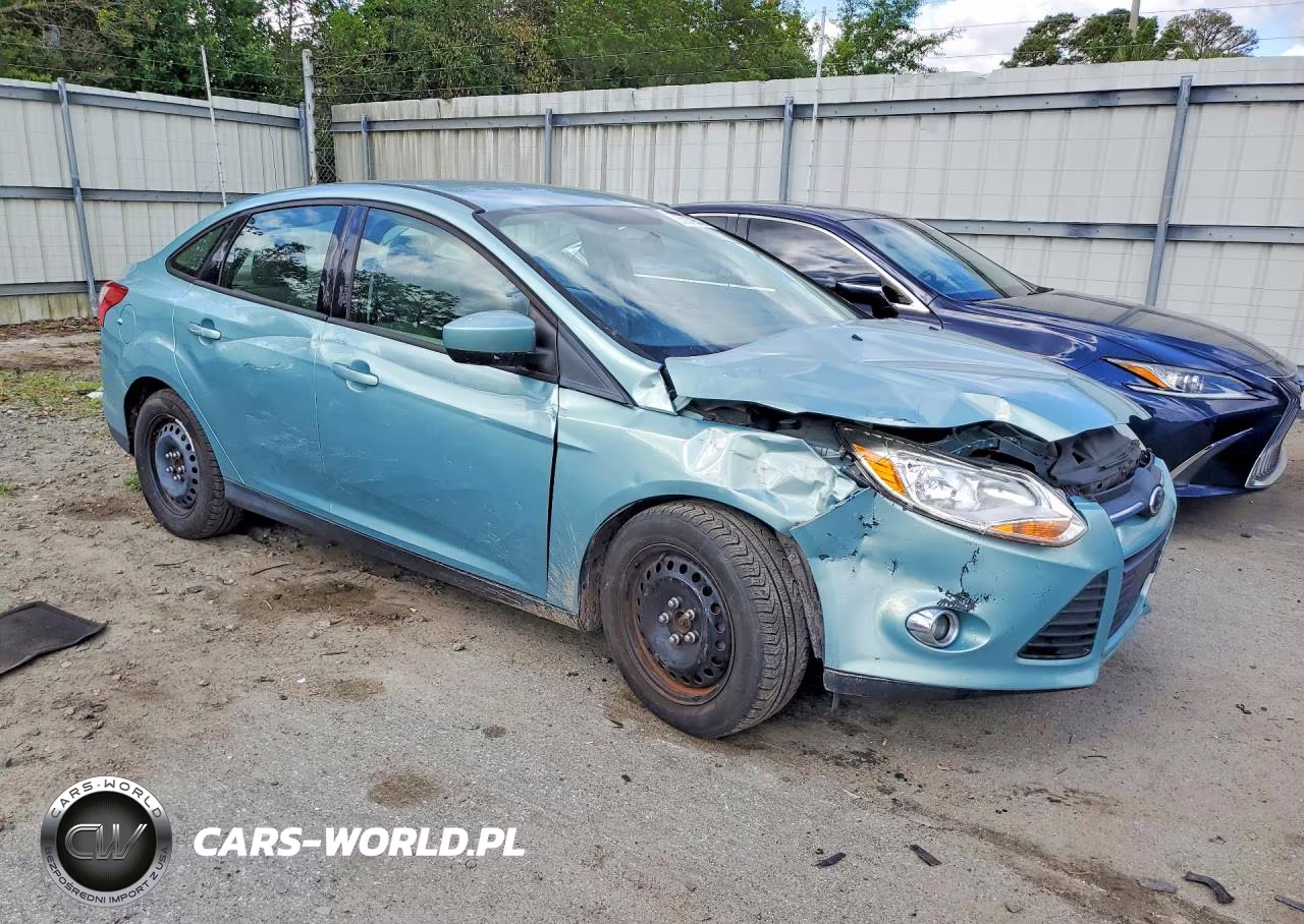 2012 Ford Focus Se VIN:1FAHP3F2XCL241081 - 4