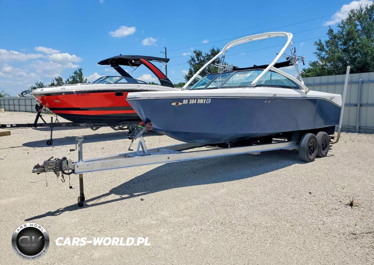 2011 Malibu Boat VIN:GQE23003B111 - 2