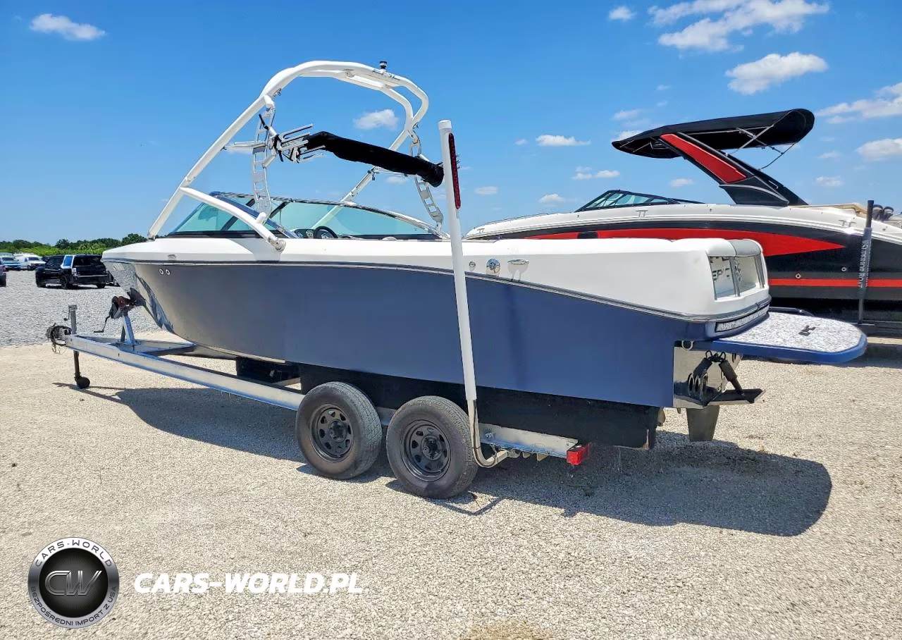 2011 Malibu Boat VIN:GQE23003B111 - 3