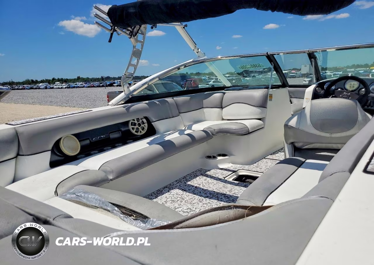 2011 Malibu Boat VIN:GQE23003B111 - 6