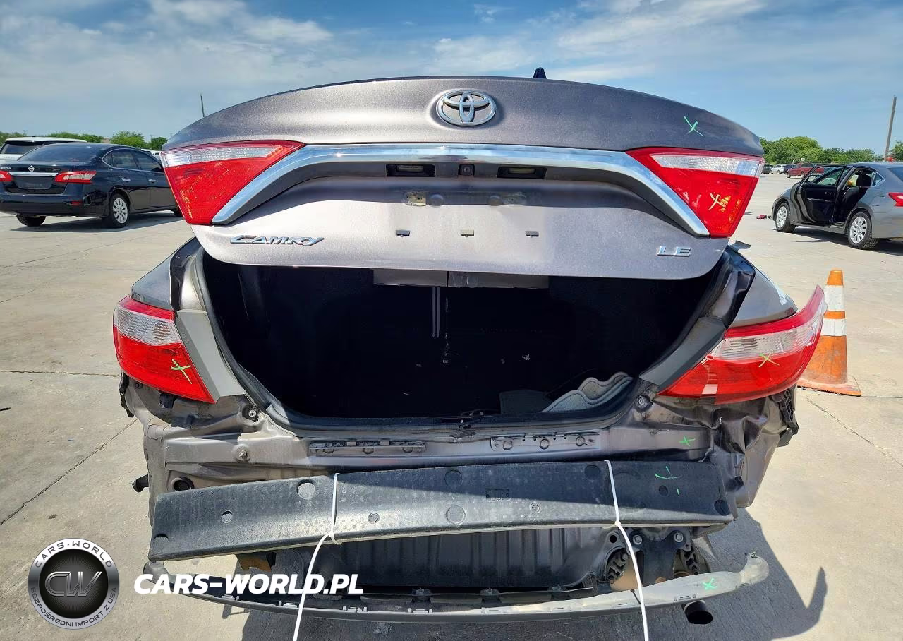 2015 Toyota Camry Le VIN:4T4BF1FK5FR457587 - 6