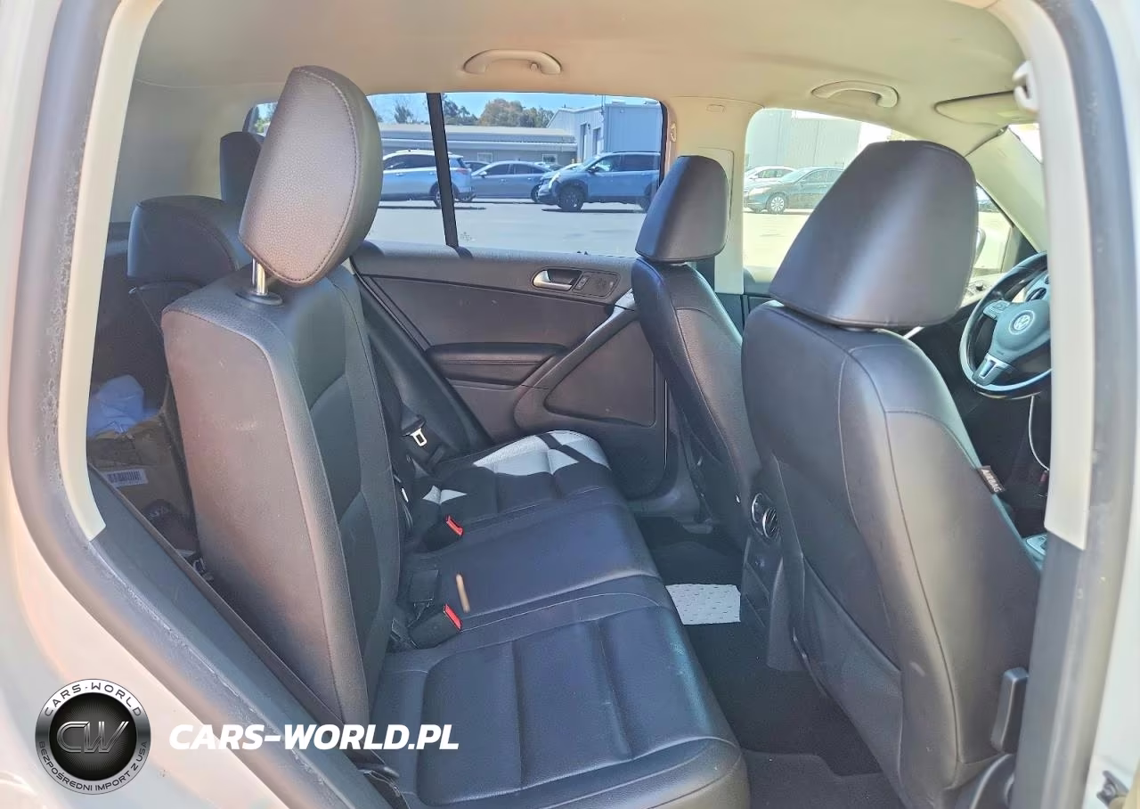 2016 Volkswagen Tiguan S VIN:WVGAV7AX2GW524912 - 11