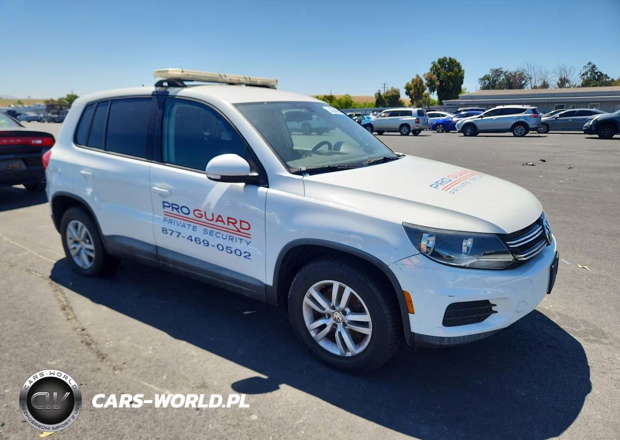 2016 Volkswagen Tiguan S VIN:WVGAV7AX2GW524912 - 4