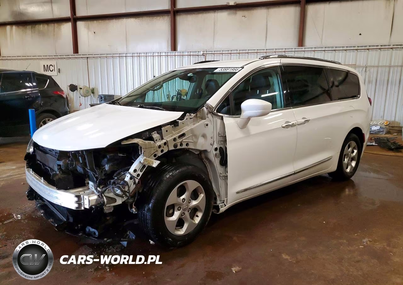 2017 Chrysler Pacifica Touring L Plus