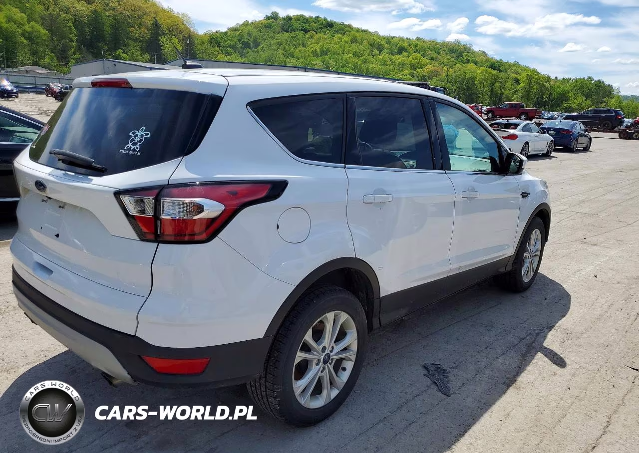 2017 Ford Escape Se VIN:1FMCU0GD6HUC39045 - 3
