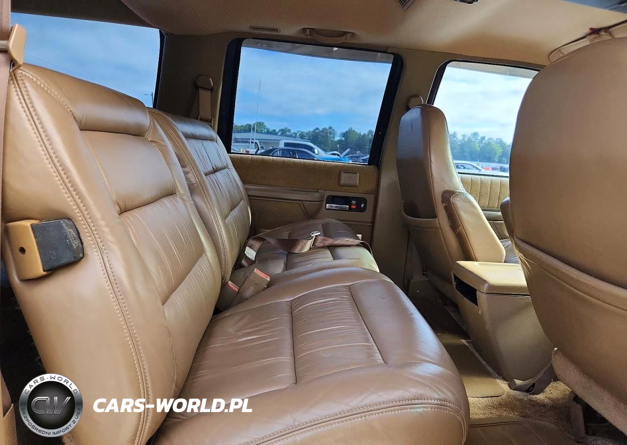 1994 Chevrolet Suburban VIN:1GNEC16K4RJ375111 - 11