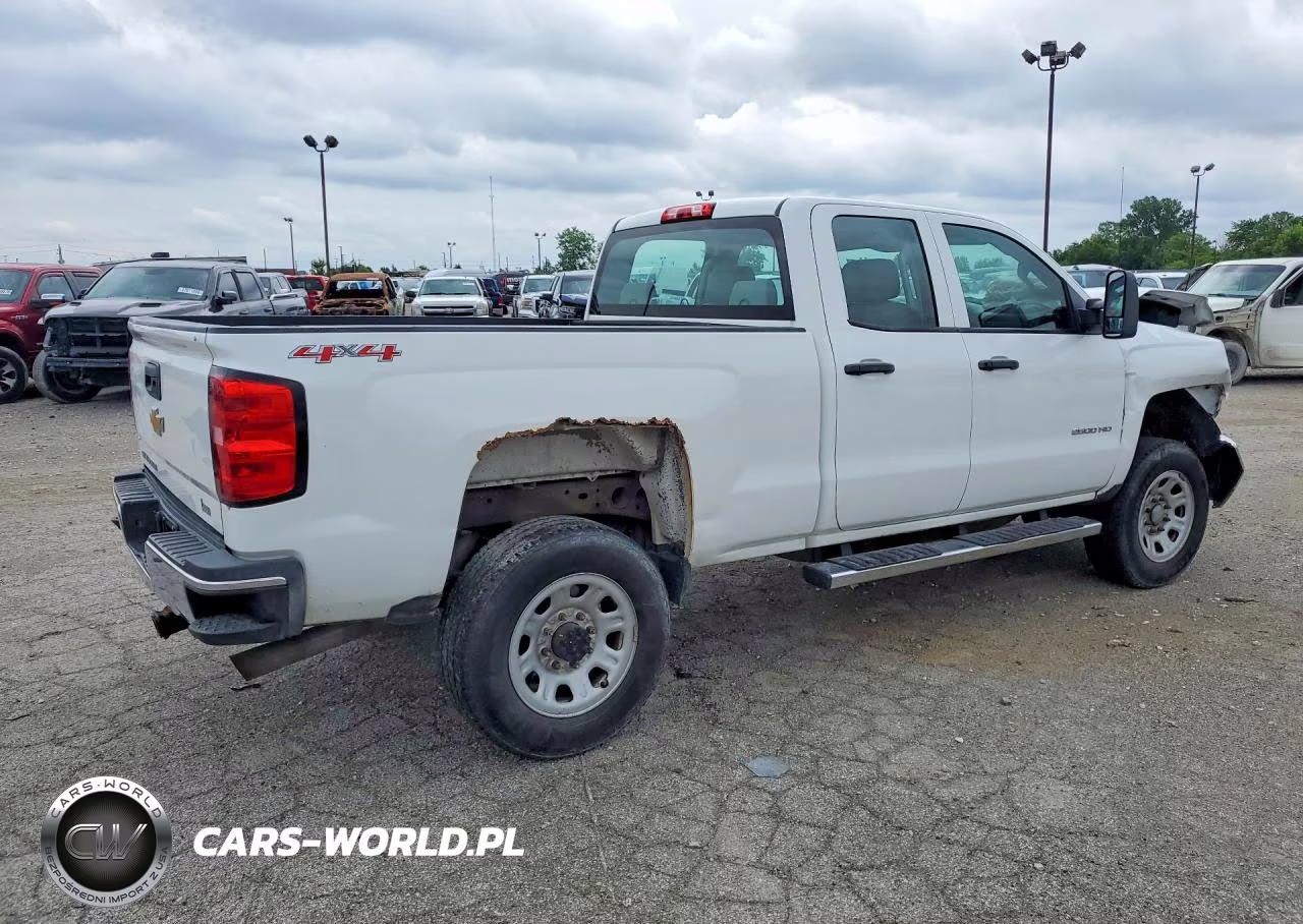 2015 Chevrolet Silverado K2500 Heavy Duty VIN:1GC2KUEGXFZ528939 - 3