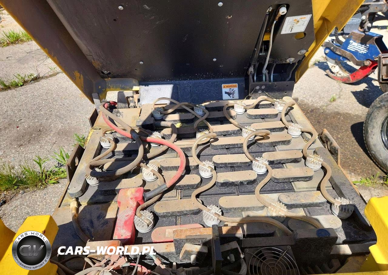 2006 Hyster E30Z Forklift VIN:000000F114N01593D - 7