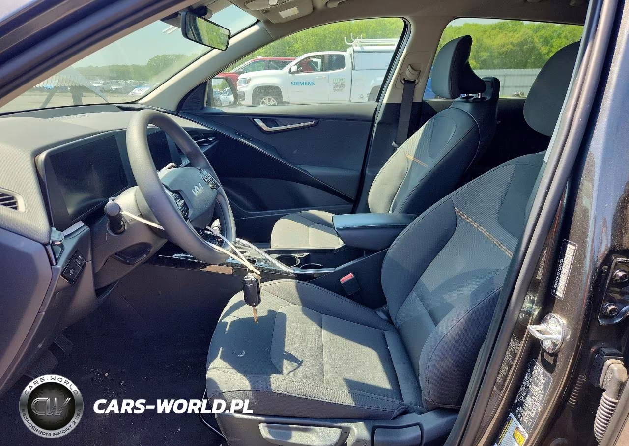 2026 Kia Niro Lx VIN:KNDCP3LE5T5329155 - 7