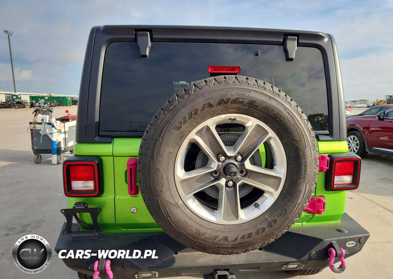 2018 Jeep Wrangler Unlimited Sahara VIN:1C4HJXEN7JW247396 - 6