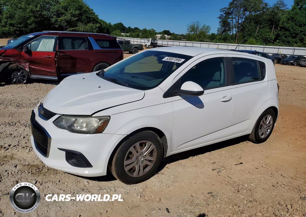 2017 Chevrolet Sonic – zdjęcie 1 z 12