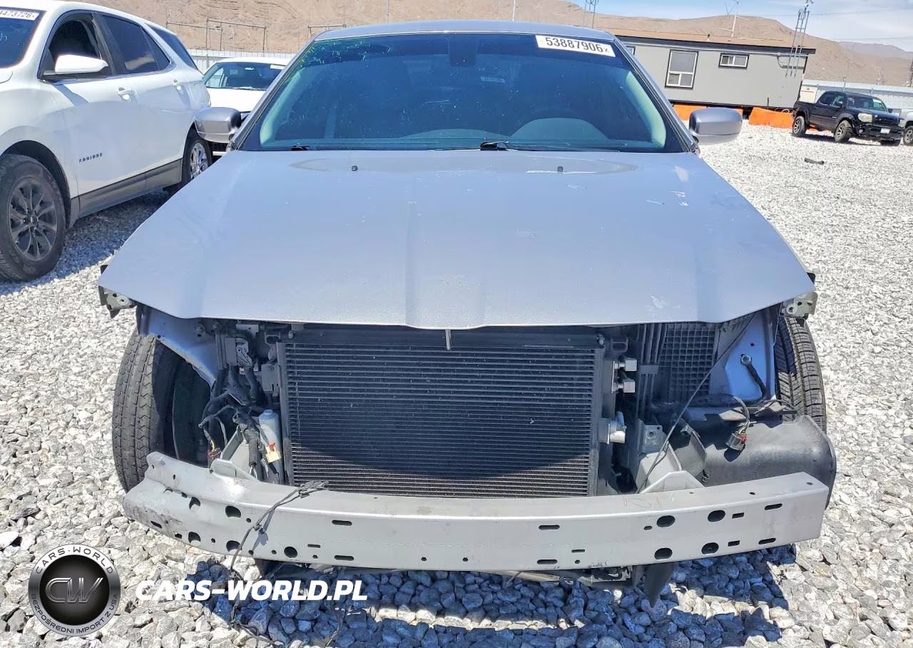 2015 Chrysler 300 Limited VIN:2C3CCAAG3FH859260 - 5